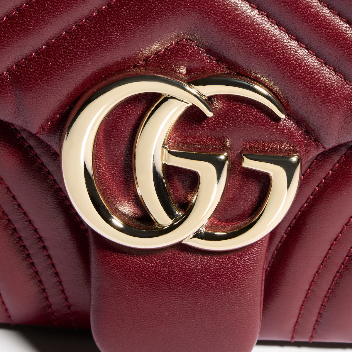 GUCCI GG Marmont medium shoulder bag