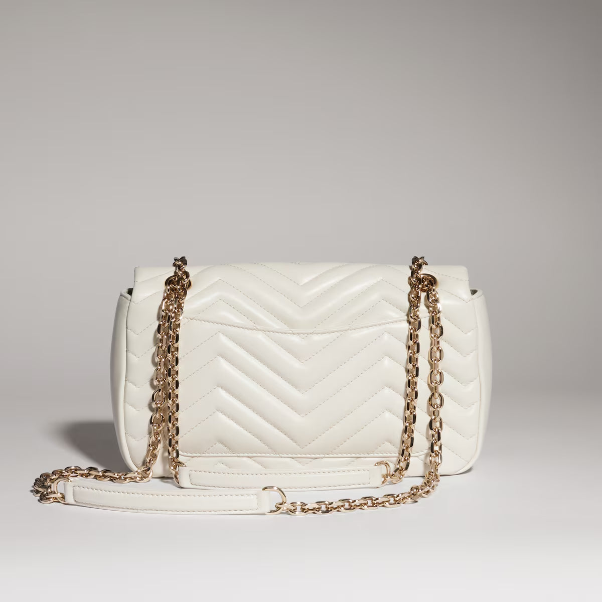 GUCCI GG Marmont medium shoulder bag