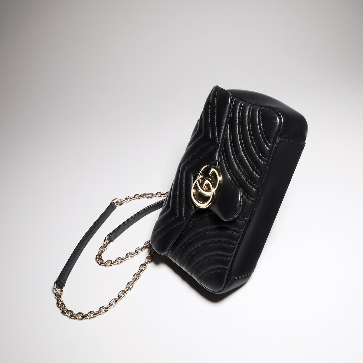 GUCCI GG Marmont medium shoulder bag